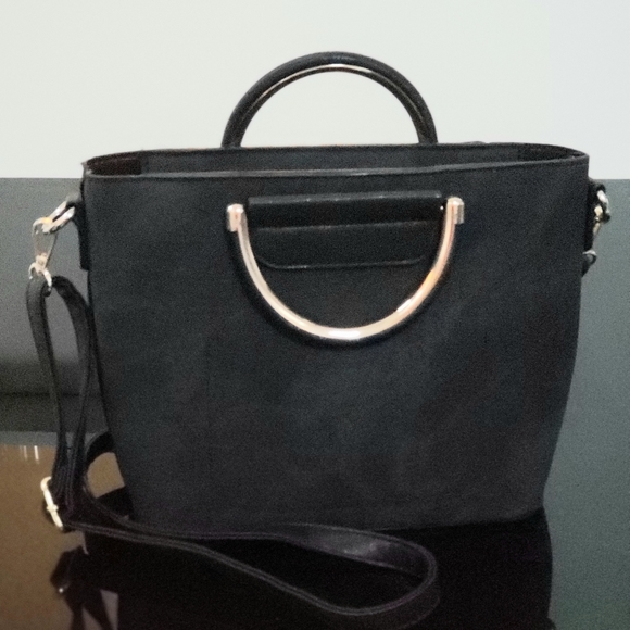 3 for $30 👜Black handbag and cross-body bag - Picture 2 of 4